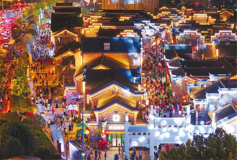 从长江之畔光影秀到秦巴山区不夜城 城市灯火与乡村星光点亮“荆”宵_fororder_微信图片_20250811093243