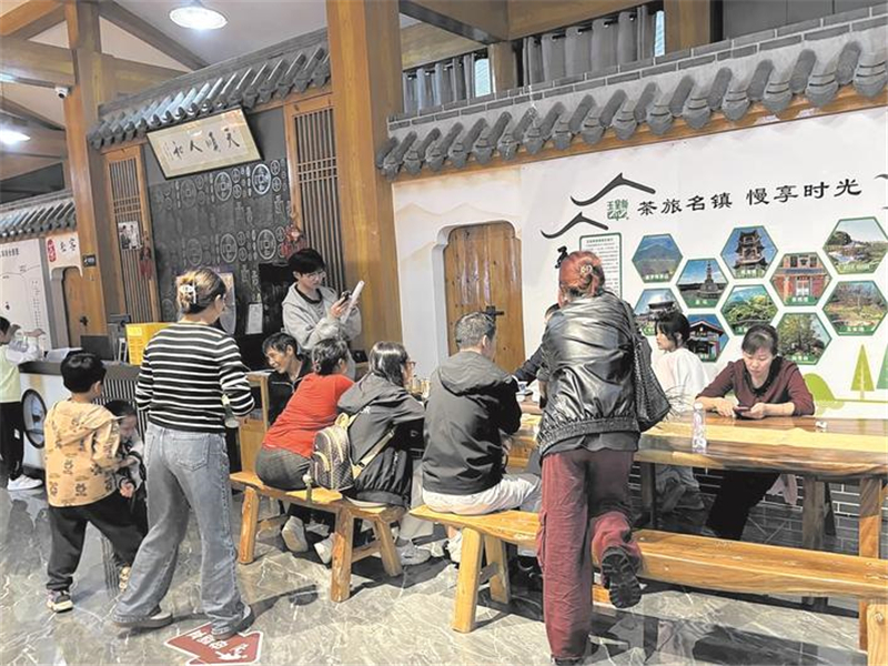 湖北A级景区接待游客2036万余人次 武汉上榜国内十大热门目的地_fororder_04
