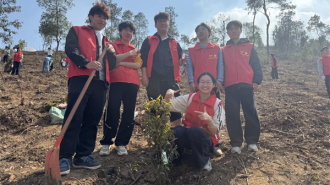 种树也“上云” 武汉高校师生用“技术流”种下2000株树苗