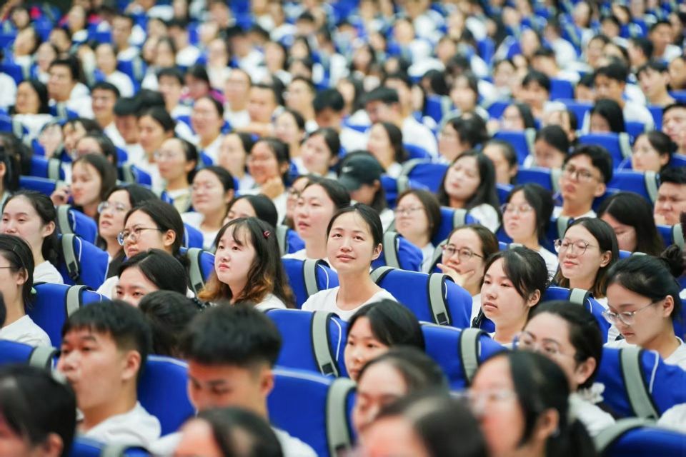 “原来课可以这样教！”湖北乡村新教师岗前培训纪实
