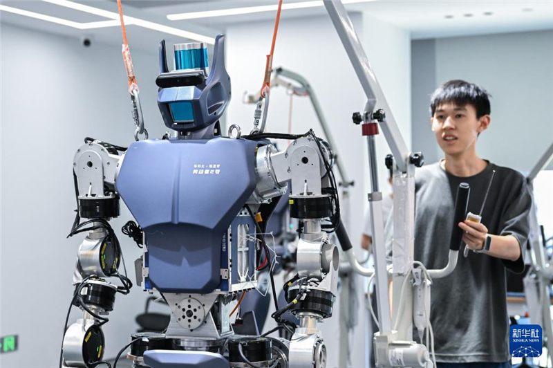 湖北：新生代科研力量助推人形机器人加速成长_fororder_202507018de6a4db5aa547c1965d82e8608b1946_20250701e552437106344dbdbd7d677981bed473