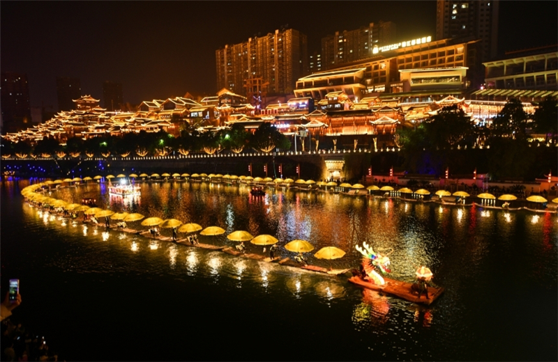 湖北恩施：以大旅游对接大世界_fororder_LOCAL1752982777649GS21FAR10R