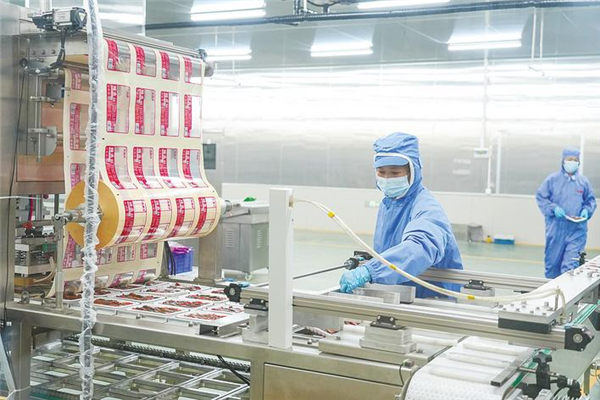 上半年出口增长235% 仙桃黄鳝加速“拱”上世界餐桌_fororder_微信图片_20250724093106