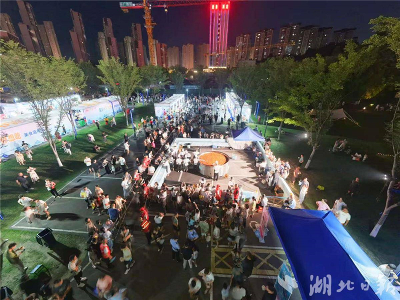 千人火锅真香！“616三好节”主题市集引爆消费热潮_fororder_f41374d29db54a50839cc87c771e8d63