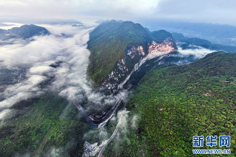 湖北恩施：民俗文化赋能山水旅游_fororder_20250423f9796e391c7f4cd090b292b7d3fa7e85_20250422e20a0018697f490a96dcebc47f9bc333