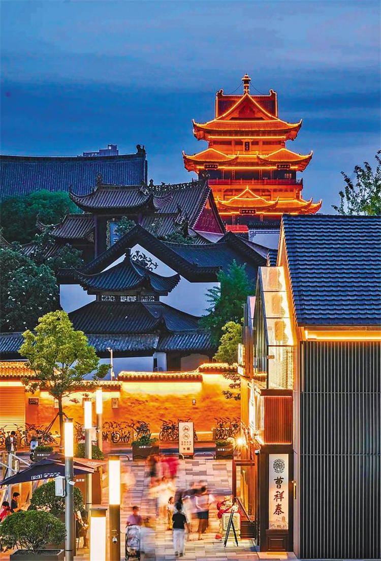 精致文艺有腔调 “上镜指数”噌噌涨  武汉新机位照见大城别样气质_fororder_微信图片_20250519094218