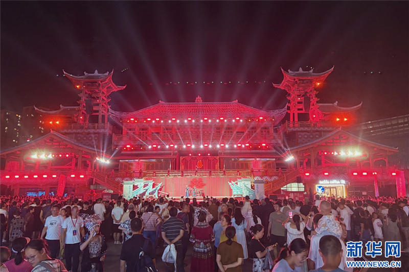 2025年“恩施女儿会”预热场活动浪漫启幕_fororder_202508138a3f3e54e8134b649e1c221e853f75a1_202508132aa027b535434feb9a803810ebb426cb