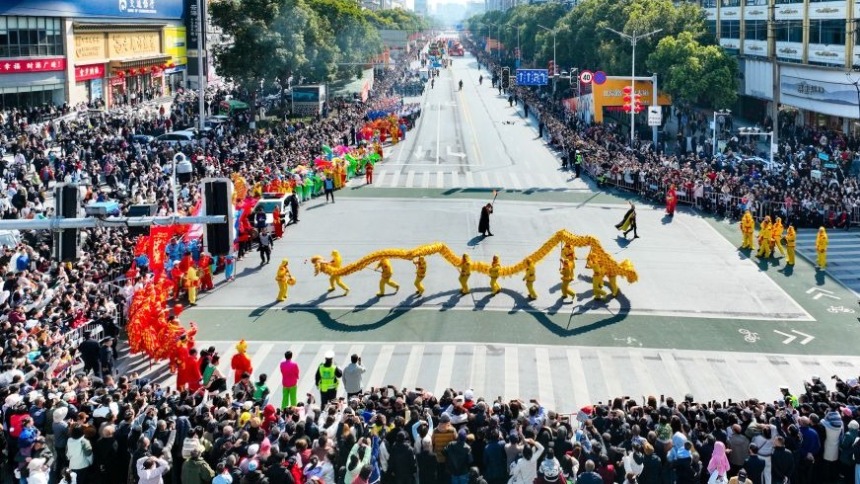 湖北荆州：民俗巡游年味浓_fororder_86b9a897d00d404eaa3dbc2060f5d6b1