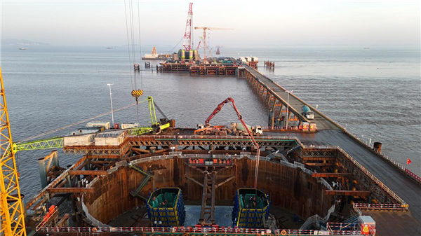 杭州湾跨海铁路大桥建设再提速 南航道桥步入主塔施工阶段_fororder_图片7