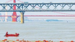 第50届武汉7·16渡江节圆满举行