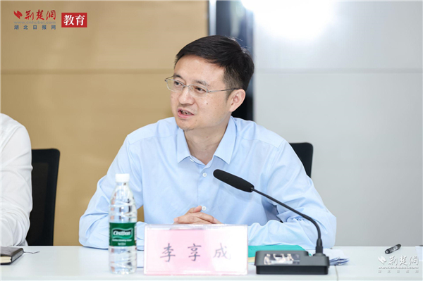 “钢铁脊梁”如何炼成？全国30家主流融媒探访武汉科技大学“硬核之路”_fororder_da100f990dcfc98aaa03d8591796f9cf