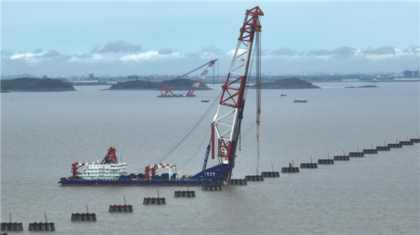 世界最长高速跨海铁路大桥海中引桥钢管桩完成沉放_fororder_图片10