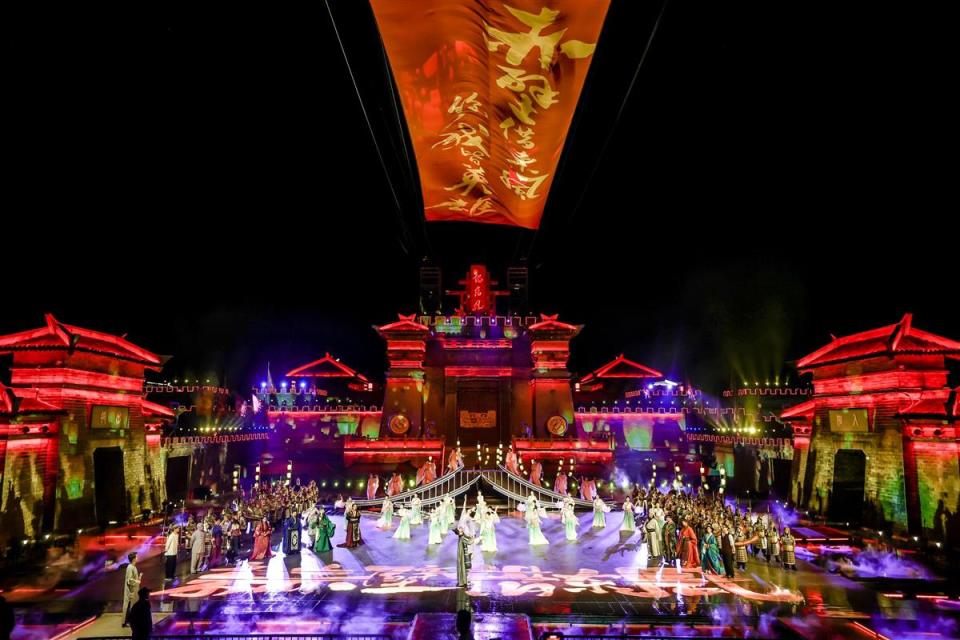 满房、满客、满场！香港旅游团深度体验三国赤壁古战场