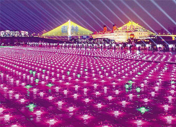 现代科技渲染大江风华 4000架无人机演绎“江豚逐浪来”_fororder_微信图片_2025-09-11_094709_539
