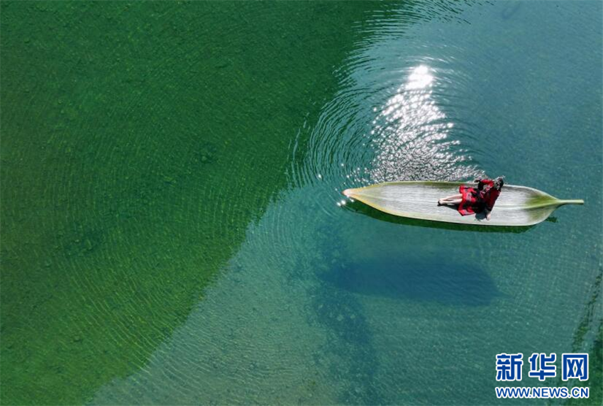 湖北鹤峰：秘境之旅船在空中漂_fororder_202505148c758715a5f543248b115130012e17cc_2025051458b3c87e7bfc4aeca8cfdcb812cf7ed9