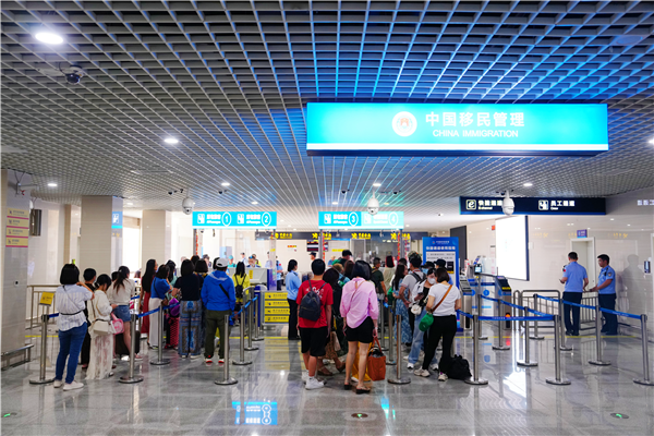 恩施边检站高效保障恩施航空口岸首条国际航线顺利启航_fororder_图片8