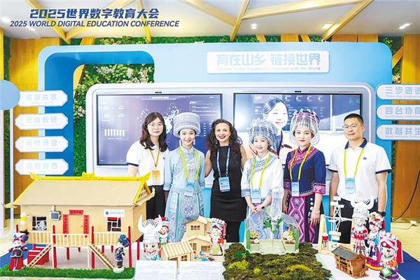 破解城乡教育资源不均难题  建始“云端教研”向全球展示中国样本_fororder_微信图片_20250520093357