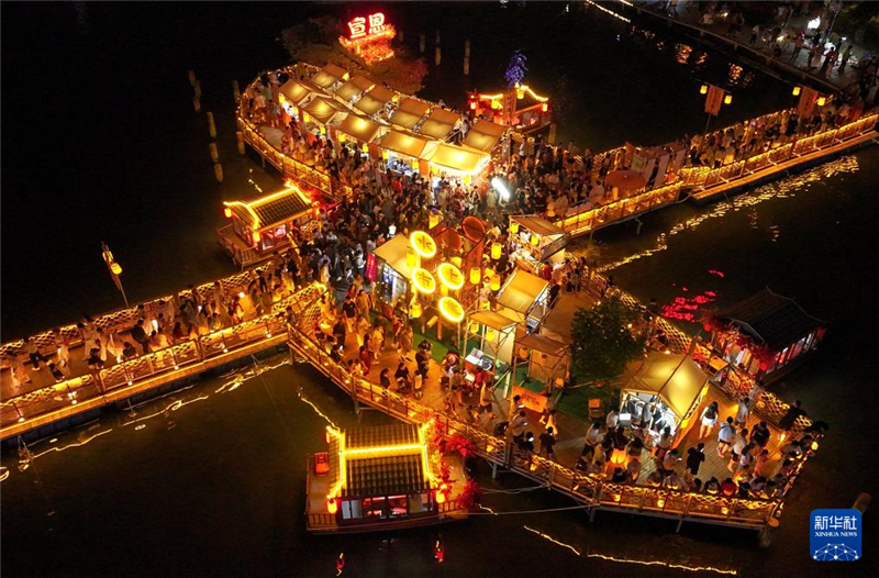 湖北宣恩：“水上市集”烟火足_fororder_20250810451ad114c24d479eb38a0562be4e8770_202508101339ee49ff1144c08d5685c1d88c4f0c