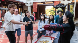 2026中国光谷世界斯诺克参赛球员登临龟山知音殿 解锁江城别样雅韵