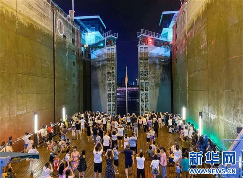 船游三峡 风光何止“一轮”_fororder_20250923d3ac8d54a82944348831cc48bf59c80c_202509233e3d625574174dd59aedbb7b52b95234