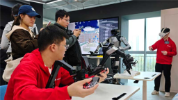 全国首个自主可控机器人仿真训练场落户武汉东西湖