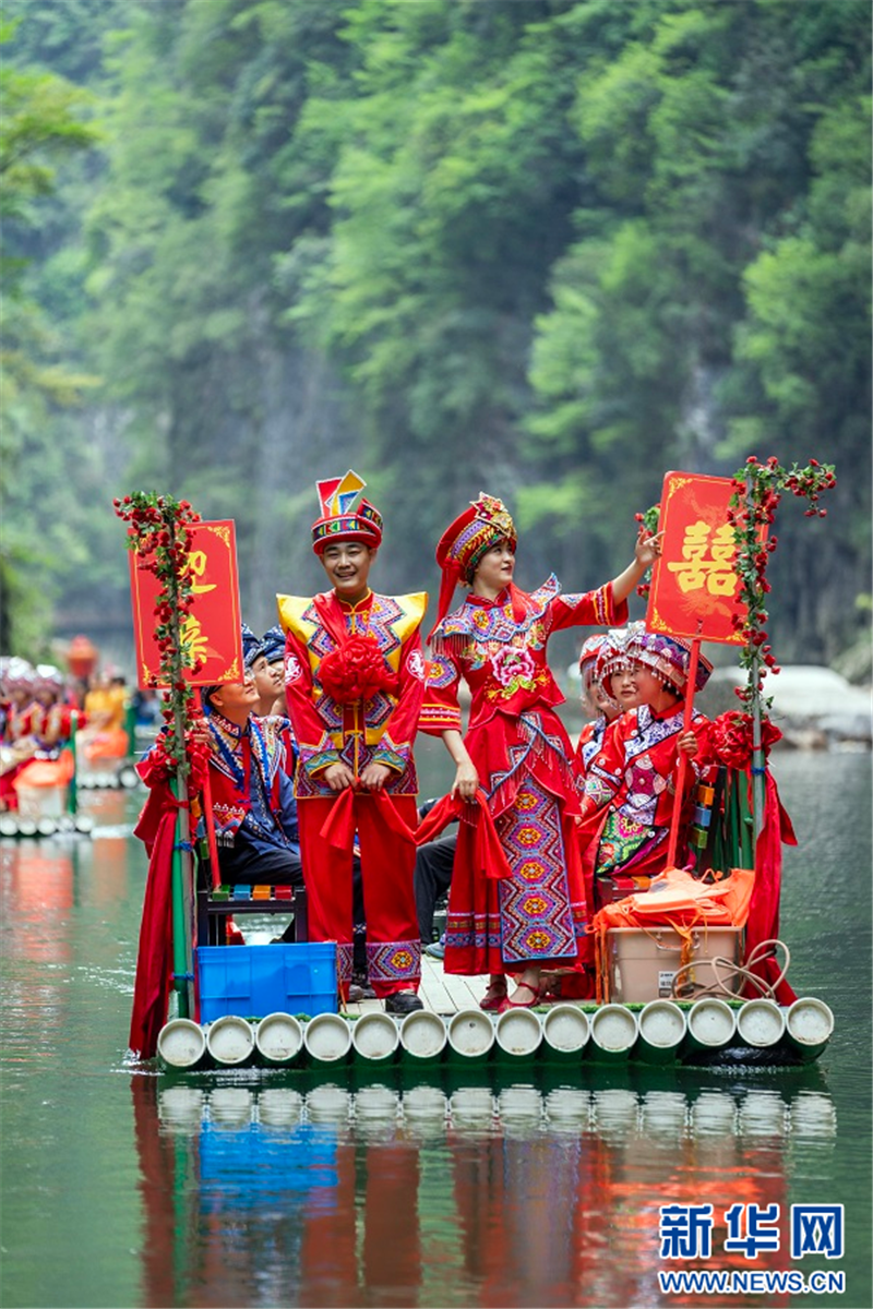湖北恩施：民俗文化赋能山水旅游_fororder_20250423f9796e391c7f4cd090b292b7d3fa7e85_2025042296fcff921fd142718182c6b5b7f5705b