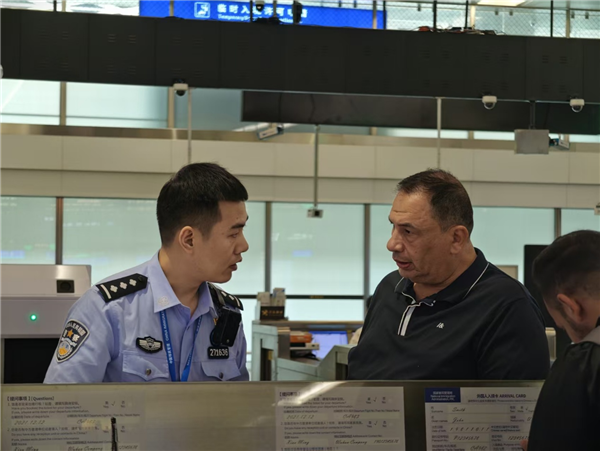 武汉航空口岸好热闹 上半年出入境数据印证开放活力_fororder_图片16