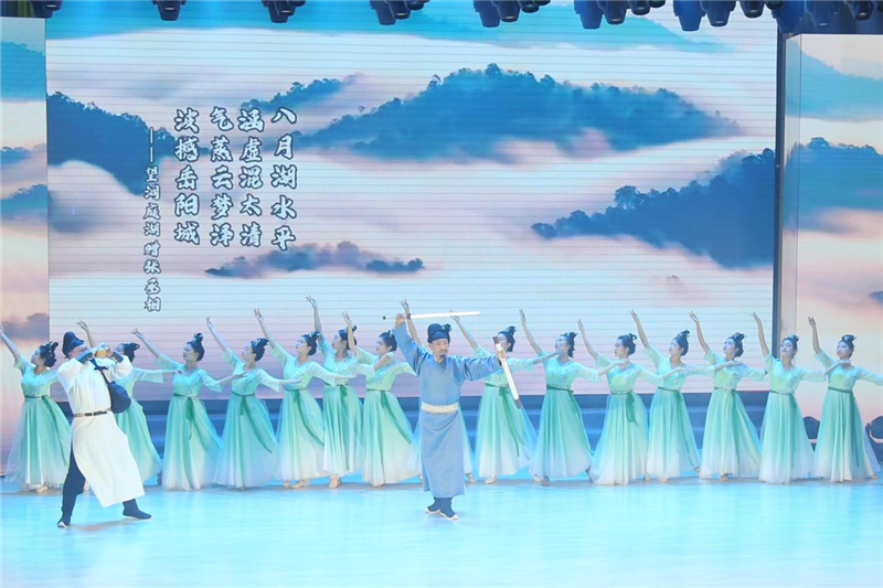 襄阳市襄州区举行2025年迎春联欢会暨“新春走基层”文化惠民演出