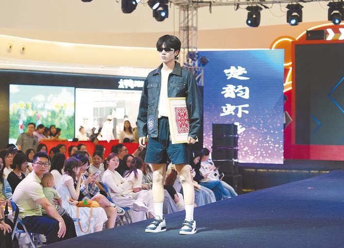 “潜江裁缝”抢滩全球高端户外服市场