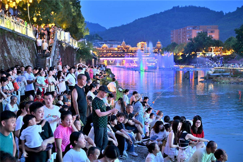一份来自鄂西夜间文旅的“共富经”_fororder_d9159c0e90a442aaab05735a180f1ba7