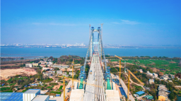 世界最大跨径四主缆悬索桥湖北燕矶长江大桥全线贯通