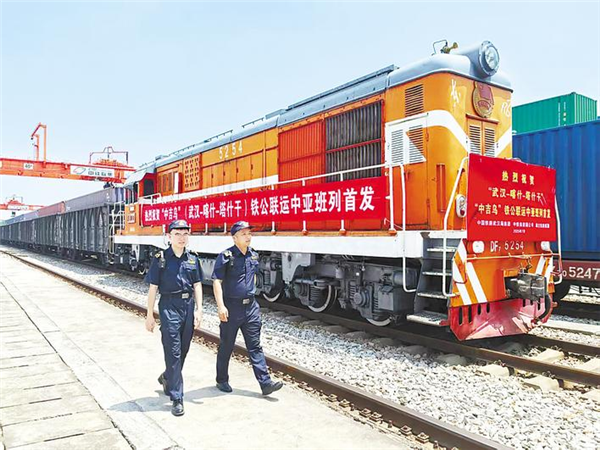 出海通道越来越多 外贸成色越来越新 前7个月湖北省进出口总值增长近三成_fororder_微信图片_20250812092004