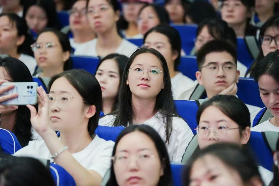 “原来课可以这样教！”湖北乡村新教师岗前培训纪实
