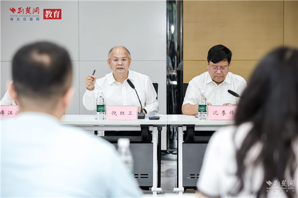 “钢铁脊梁”如何炼成？全国30家主流融媒探访武汉科技大学“硬核之路”_fororder_15c37696d522c25e56dc27613fec7ce8