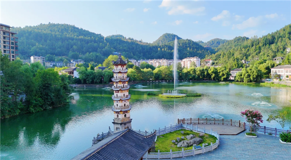 鄂西山区小城激发“避暑游”新活力_fororder_XxjdzbC007014_20250824_CBMFN0A002