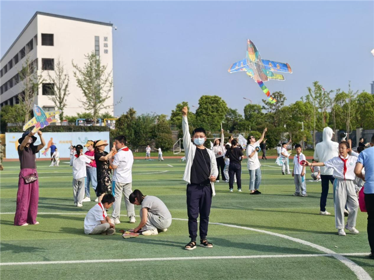江夏区实验小学军运村校区以家国情怀点亮学生的成长之光_fororder_图片21
