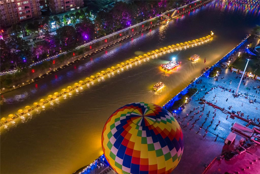 湖北宣恩：一河夜色起 精彩夏日游_fororder_20250710f5191c79d39242c9850477fce27886df_8583ee08d74c42f8b6a0462deecbf549