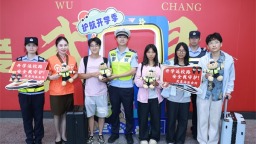湖北武汉：护航开学季 “三站一场”迎新活动别开生面