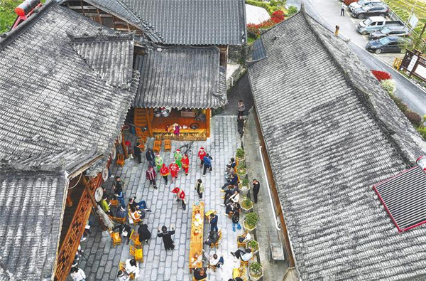 可触可感可玩 恩施“活态古村”年引十万客_fororder_01