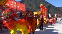 湖北鹤峰：“刨汤宴”开席 带旺乡村文旅消费