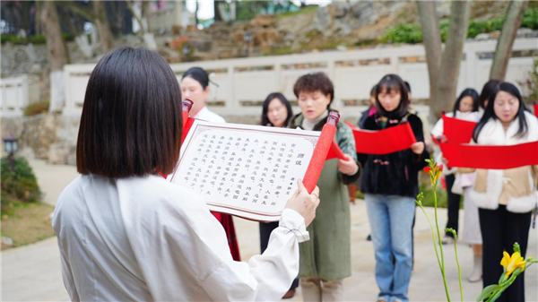 迎三八妇女节 武水集团在古琴台举办“既济书苑”女职工国学活动_fororder_图片8