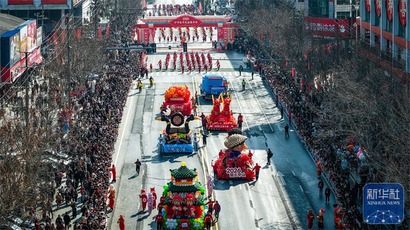 湖北荆州：民俗巡游年味浓_fororder_815be728eb2c458eb7234976fd19a01e