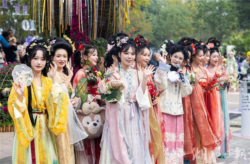 武汉金秋菊展打翻调色盘_fororder_微信图片_2025-11-03_093114_721