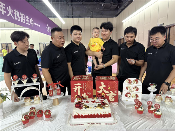 乐动体育羽毛球馆启幕 武汉羽毛球生态圈迎来新动力_fororder_图片9