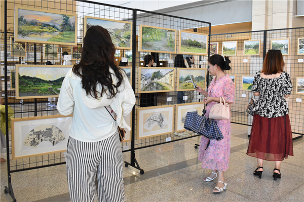 300余件佳作亮相 汉阳三中婺源写生作品展开幕_fororder_图片25