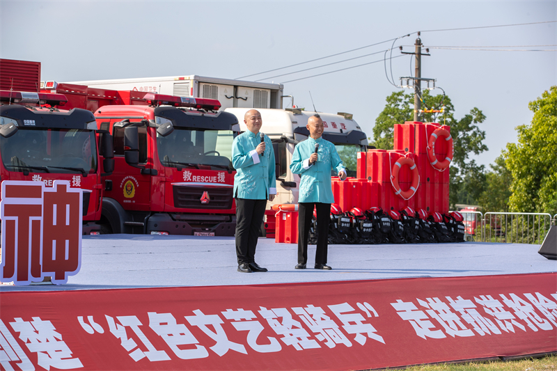 湖北省文联荆楚“红色文艺轻骑兵”走进抗洪抢险实战练兵场（石首）_fororder_微信图片_20250614160320