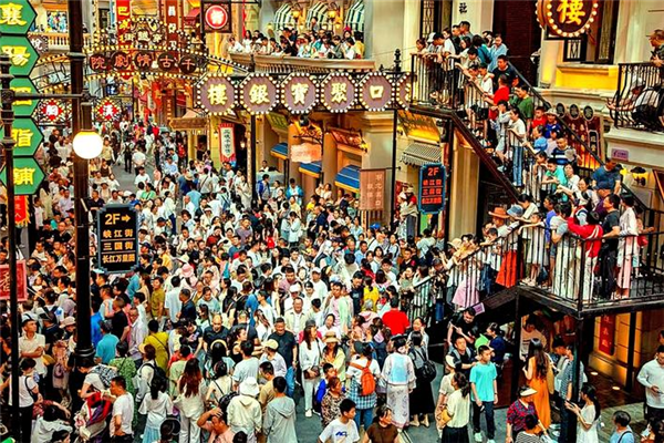 离境退税、免签等政策助力，“China Travel”魅力持续释放  “五一”日均6个欧美团游览三峡_fororder_微信图片_20250506094821
