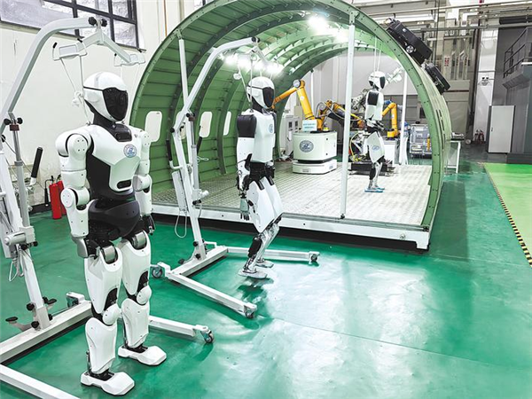 “荆楚”人形机器人上了武昌户口 预计三季度可陆续上岗_fororder_01