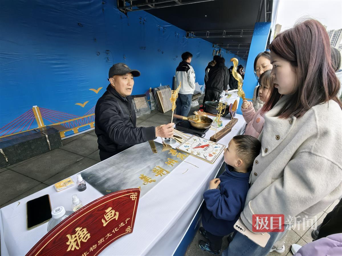 2025荆州马拉松活力开跑