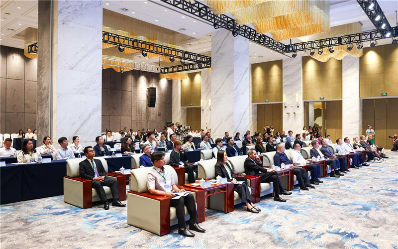 2025“美好中国行·驻华外交官湖北之旅”走进凉城利川_fororder_dff3faff0aae4665b3192574afa69333